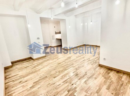 Pronájem kanceláře, 48 m²
