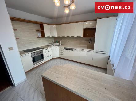 Pronájem - dům/vila, 260 m² obrázek