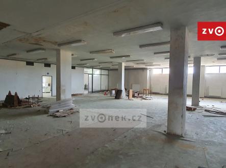 Pronájem - obchodní prostor, 600 m²