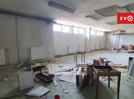 Pronájem - obchodní prostor, 600 m²