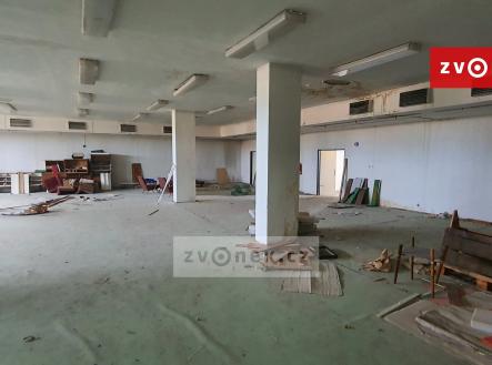 Pronájem - obchodní prostor, 600 m²