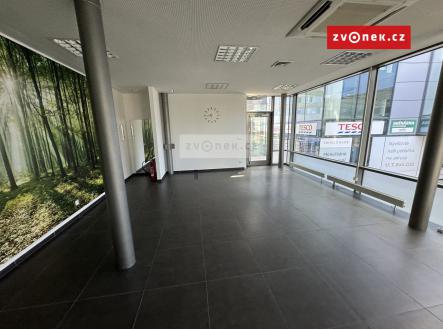 Pronájem - obchodní prostor, 51 m²