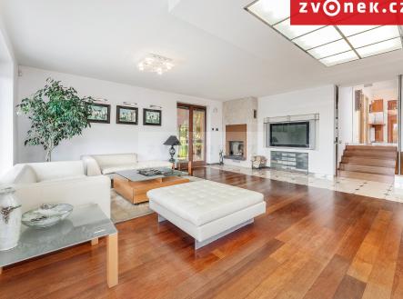 Prodej - komerční objekt, administrativní budova, 550 m²