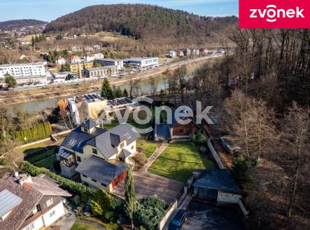 Prodej komerčního objektu, administrativní budova, 660 m²