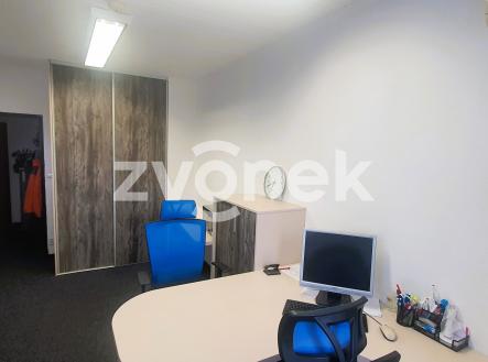 Pronájem kanceláře, 28 m²