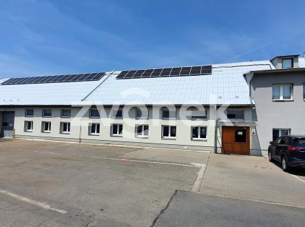 Pronájem komerčního objektu, průmyslový areál, 532 m²