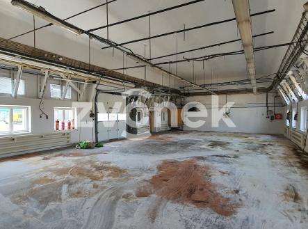 Pronájem komerčního objektu, průmyslový areál, 532 m²