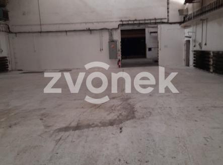 Pronájem skladovací prostor, 750 m²