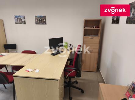 Pronájem komerčního objektu, administrativní budova, 45 m²