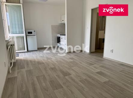 Pronájem bytu, 1+kk, 32 m²