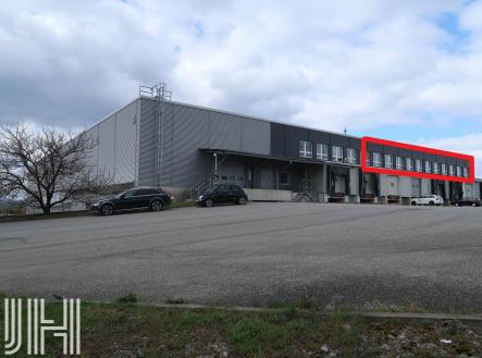 Pronájem kanceláře, 375 m²