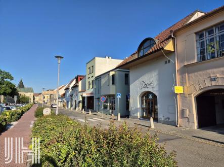 Prodej - komerční objekt, obchodní centrum, 210 m²
