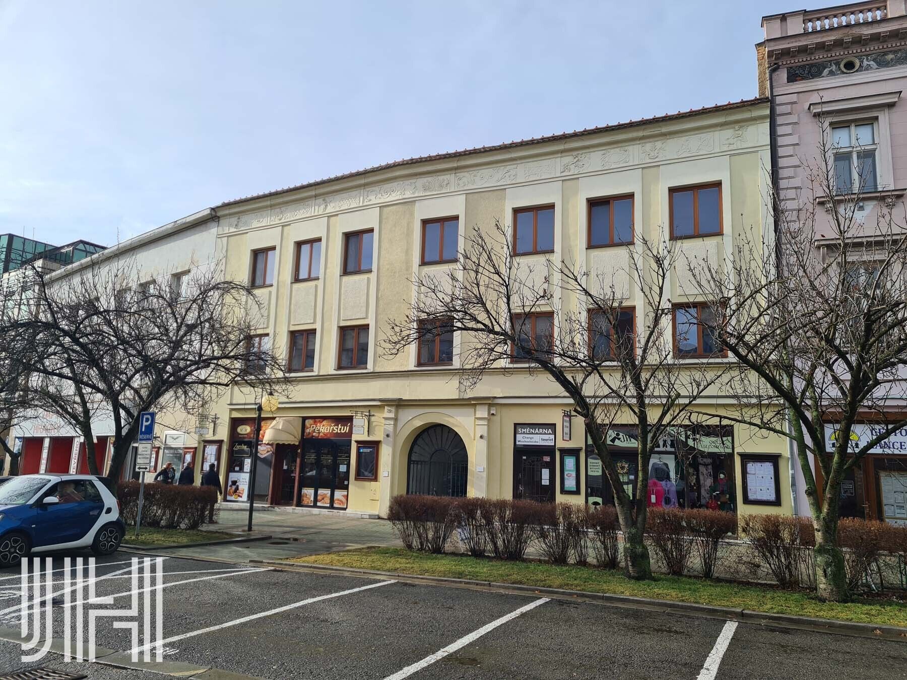 Pronájem nově vybudované kanceláře v centru s možností parkování