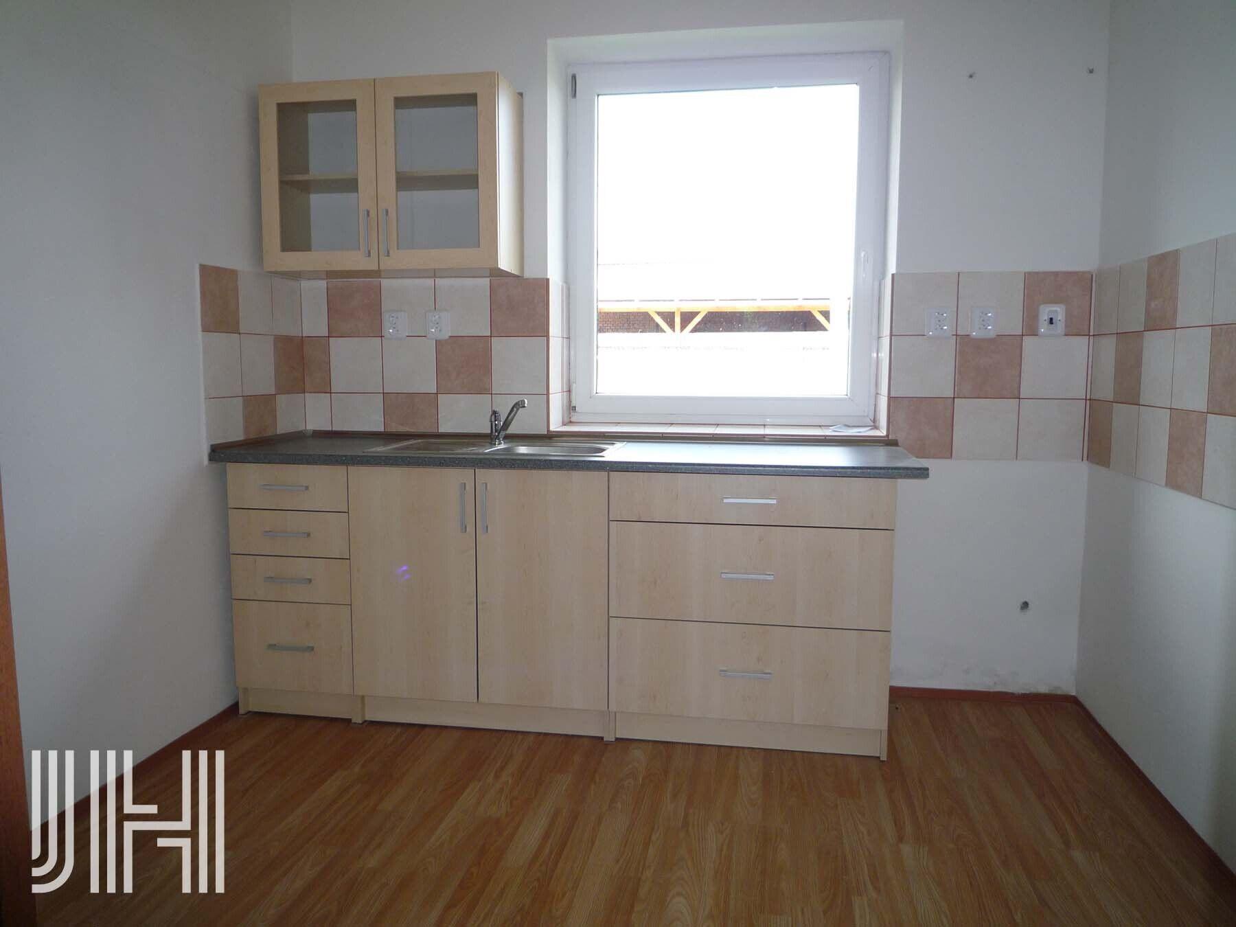 Pronájem bytu 2+1 na vesnici, vhodné pro důchodce