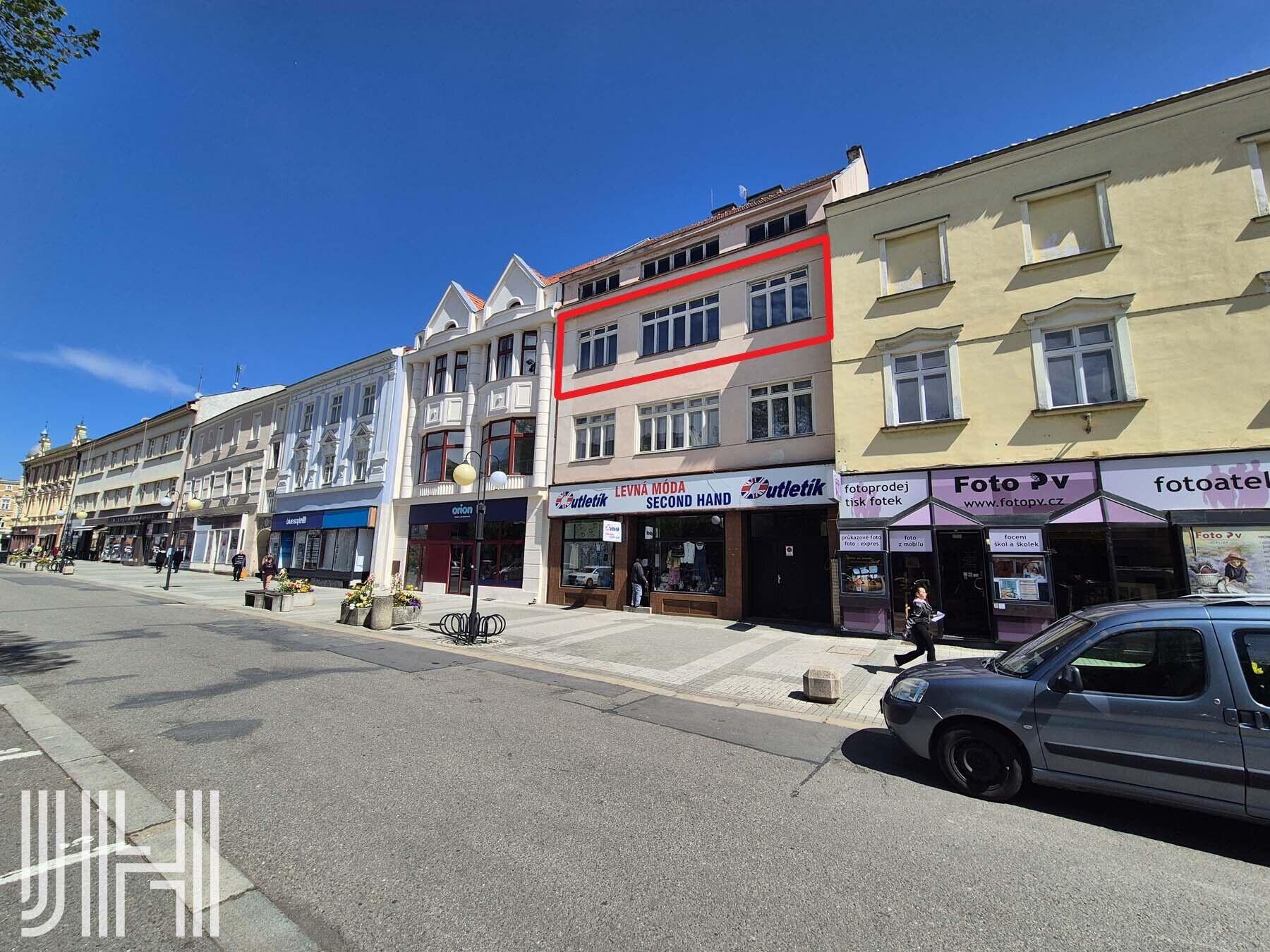 Pronájem bytu 2+1 v centru Prostějova s výhledem na náměstí