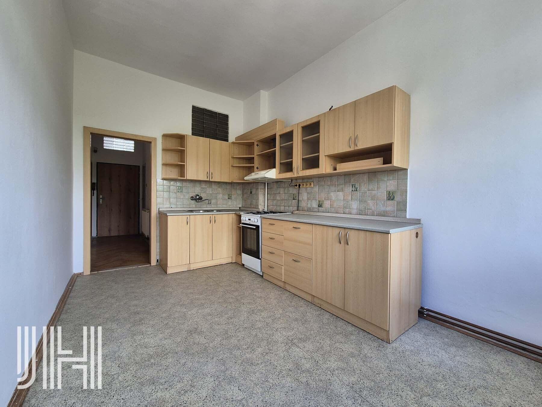 Pronájem bytu 2+1 v centru Prostějova s výhledem na náměstí