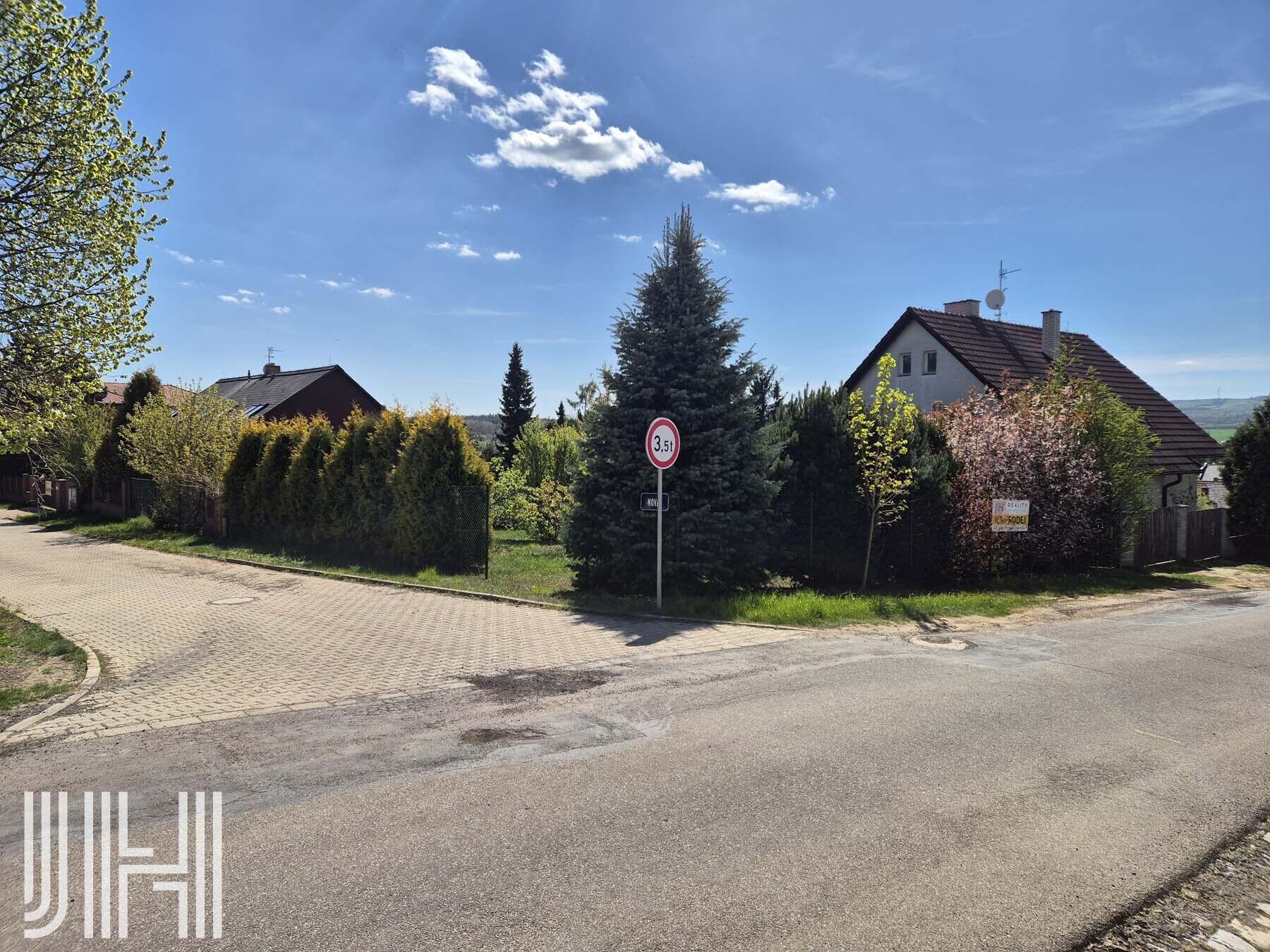 Prodej stavebního pozemku ve vilkové čtvrti s výhledem na Drahanskou vrchovinu