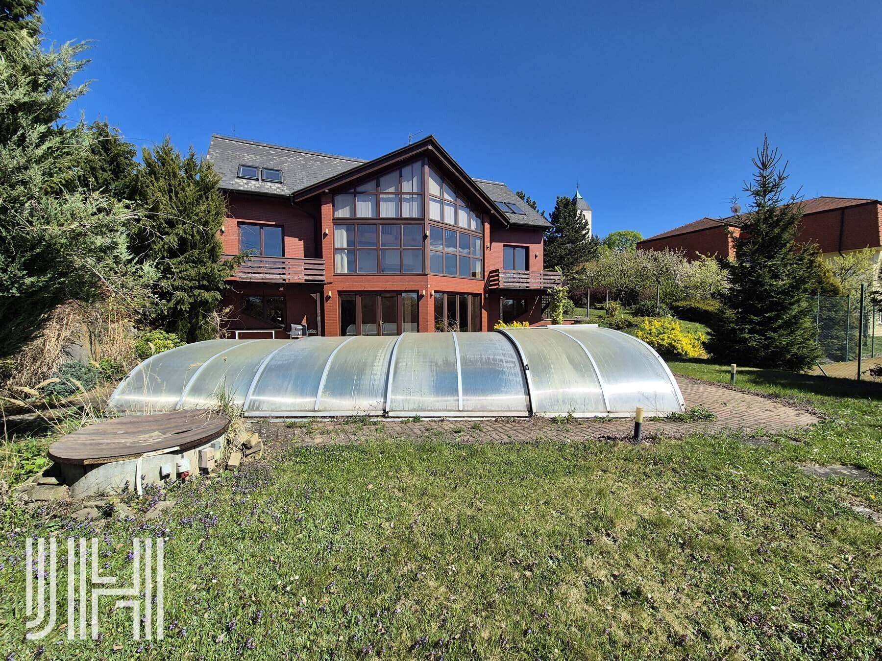 Prodej solitérní vily s úžasným výhledem v excelentní lokalitě