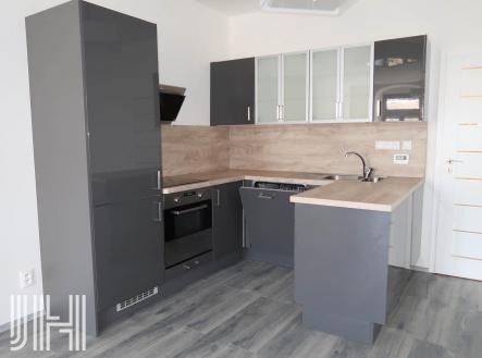 Pronájem bytu, 2+kk, 100 m²
