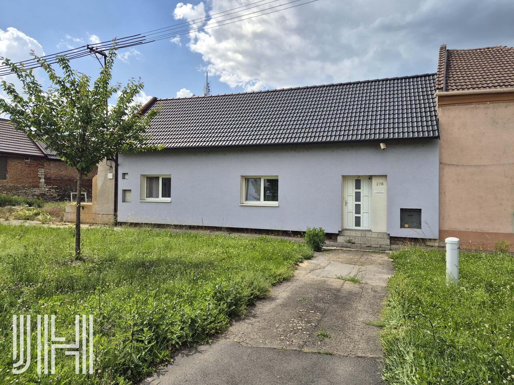 Prodej opraveného domu se zahradou s výbornou dostupností do města