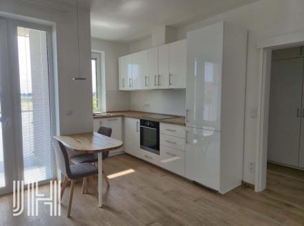 Pronájem bytu, 1+kk, 38 m²