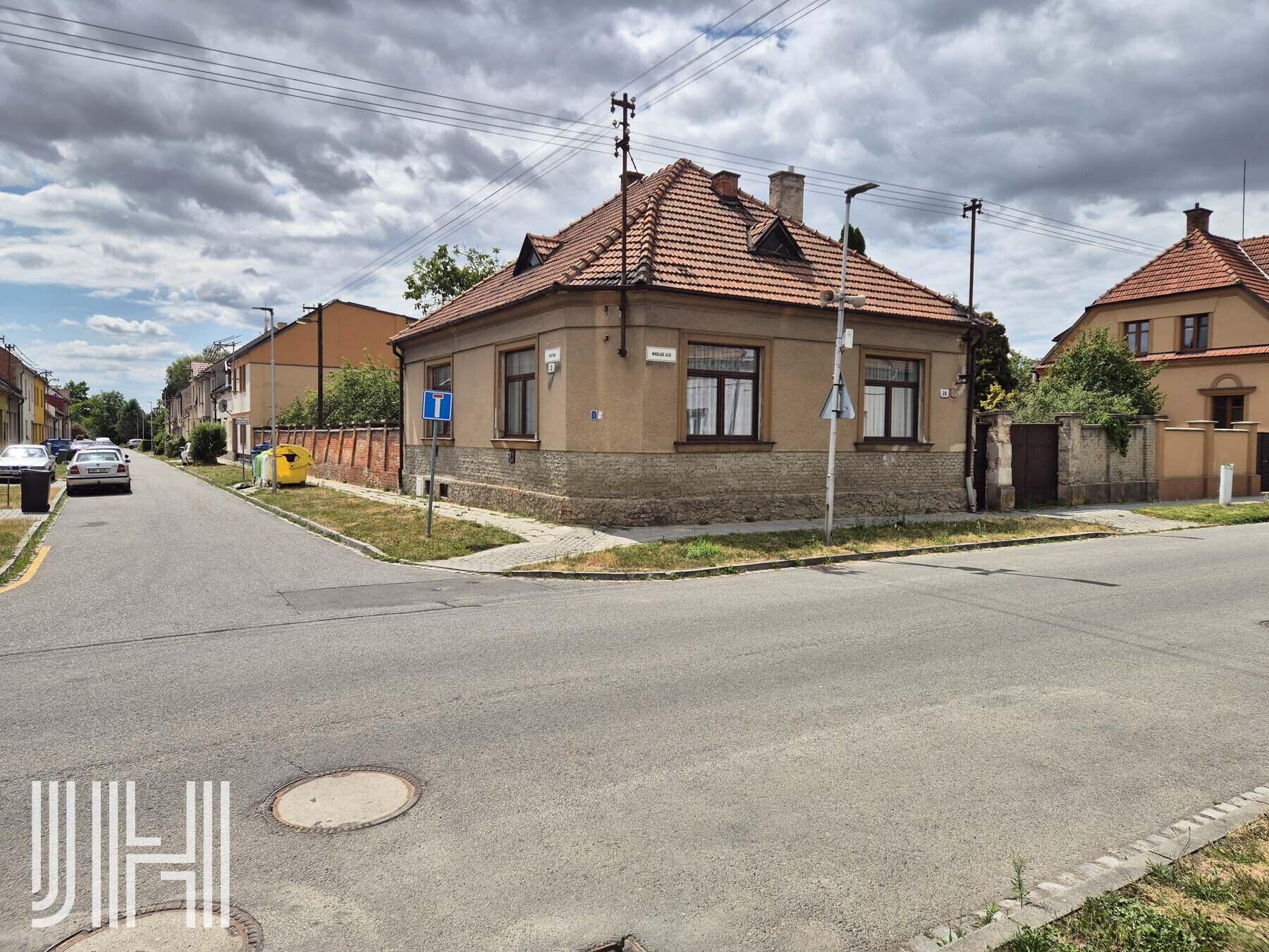 Prodej domu na opravu s úžasným pozemkem