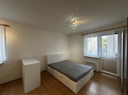 Pronájem bytu, 1+kk, 39 m²