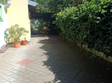 Pronájem obchodní prostory, 150 m²