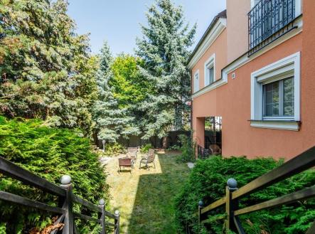 Prodej nájemního domu, 715 m²