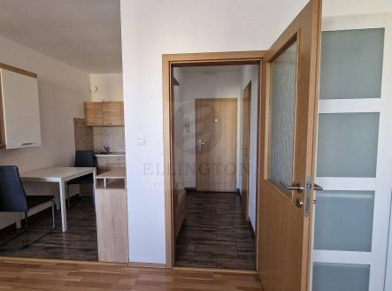 Pronájem bytu, 1+kk, 35 m²