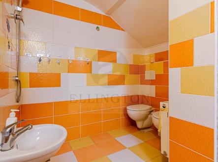 Prodej komerčního objektu, administrativní budova, 402 m²