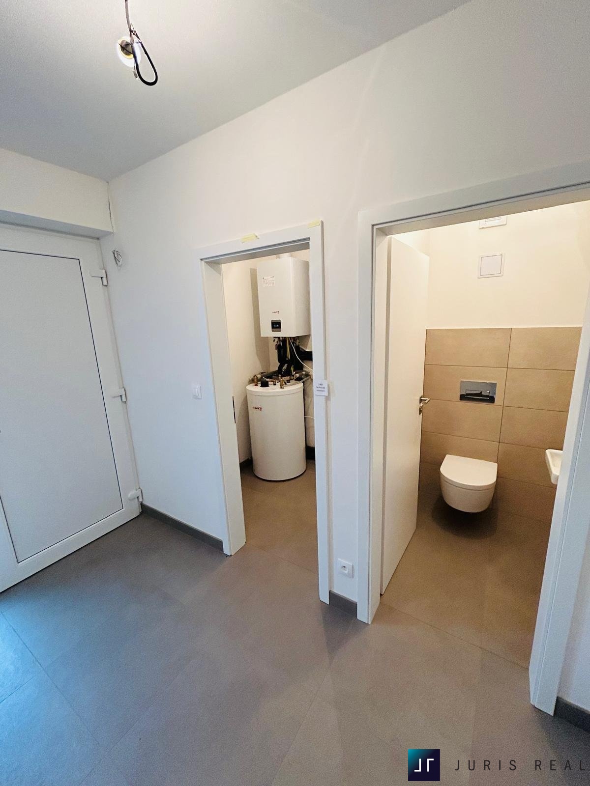 WhatsApp Image 2025-11-18 at 10.19.17 (1)