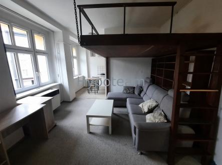 Pronájem bytu, 1+kk, 40 m²