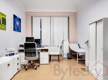 Pronájem komerčního objektu, jiný, 84,9 m²