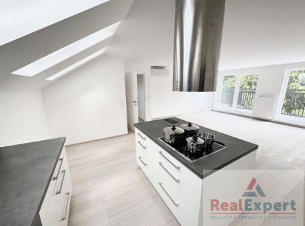 Pronájem bytu, 4+kk, 136 m²