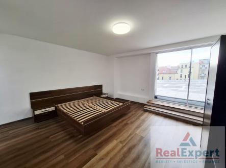 Pronájem bytu, 1+1, 44 m²