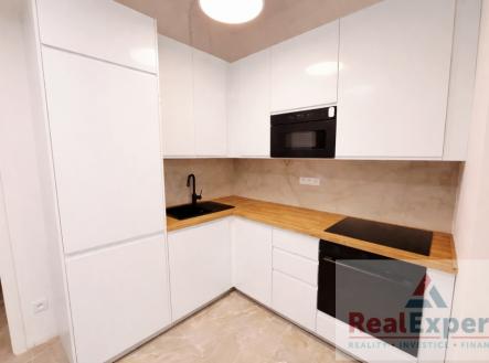 Pronájem bytu, 1+kk, 35 m²