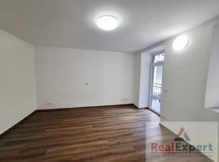 Pronájem bytu, 1+kk, 34 m²