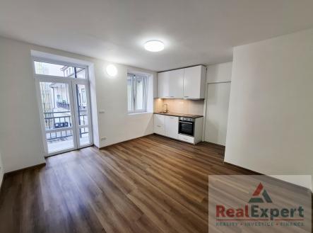 Pronájem bytu, 1+kk, 35 m²