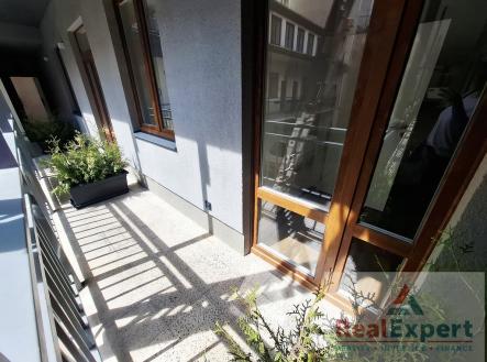 Pronájem bytu, 2+kk, 48 m²