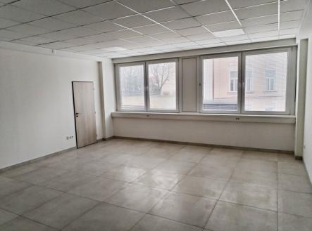 Pronájem - komerční objekt, obchodní centrum, 40 m²