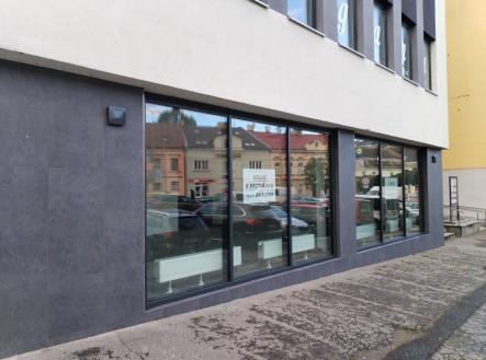 Pronájem komerčního objektu, obchodní centrum, 136 m²