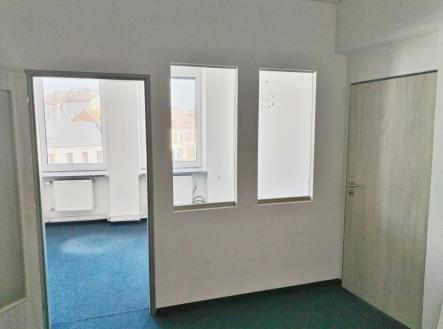 Pronájem komerčního objektu, obchodní centrum, 50 m²