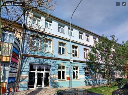 Pronájem kanceláře, 318 m²