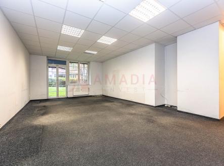 Pronájem kanceláře, 72 m²