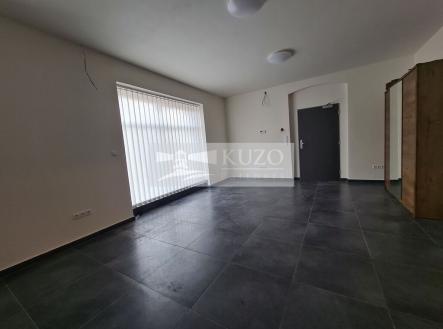 Pronájem - obchodní prostor, 53 m²