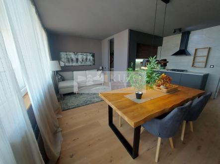 Pronájem bytu, 3+kk, 76 m²