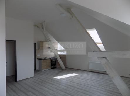 Pronájem bytu, 2+kk, 68 m²