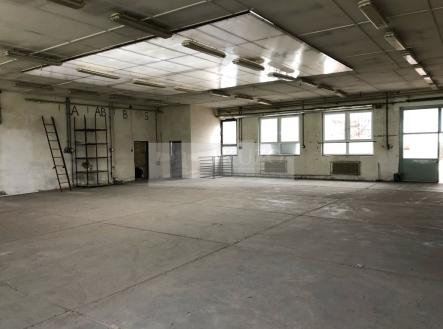Pronájem výrobní prostor, 912 m²