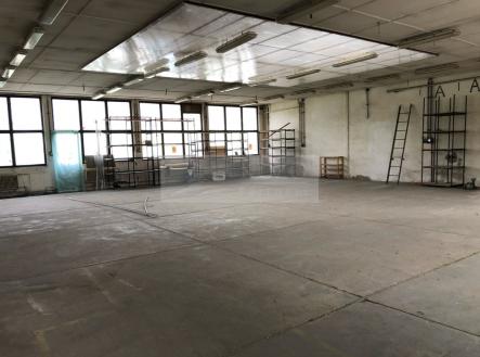 Pronájem výrobní prostor, 912 m²